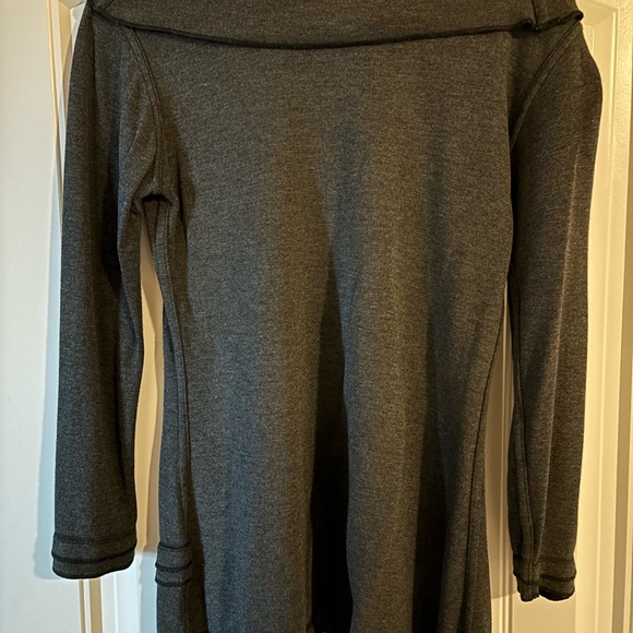 Beautiful top that is comfy and flattering! - Picture 4 of 7